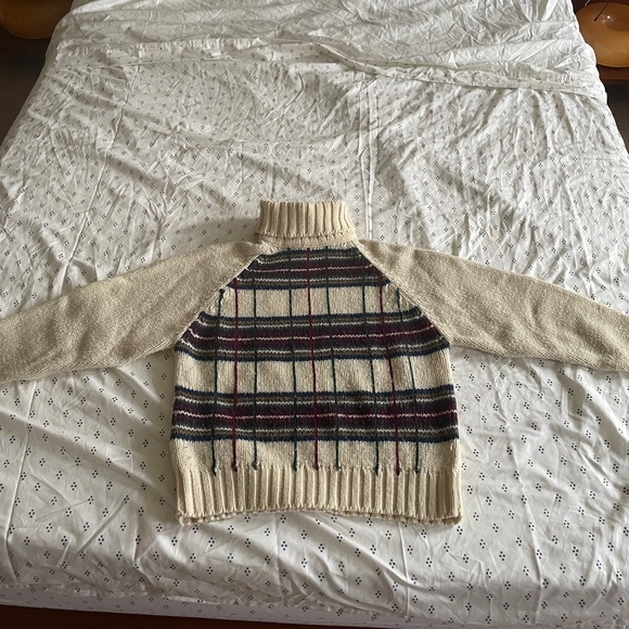 Vintage Cream Plaid Turtleneck - Picture 2 of 4